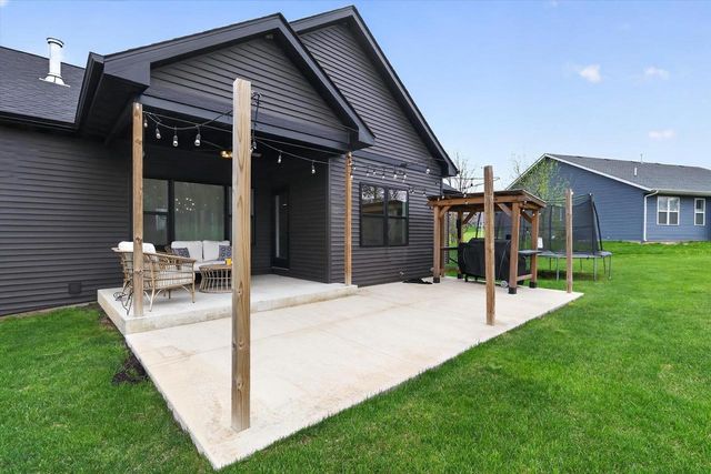 624 Greenway Point Drive, Janesville, WI 53548