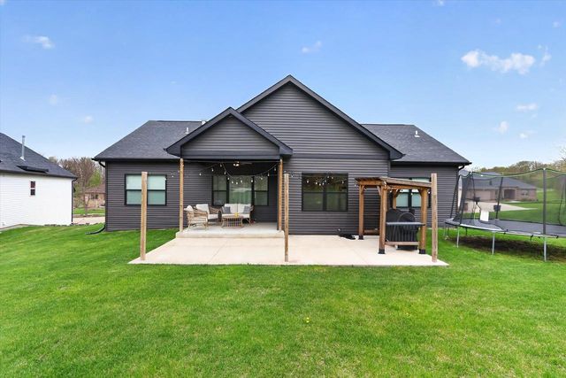 624 Greenway Point Drive, Janesville, WI 53548
