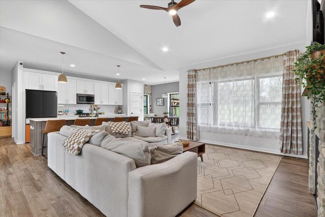 624 Greenway Point Drive, Janesville, WI 53548