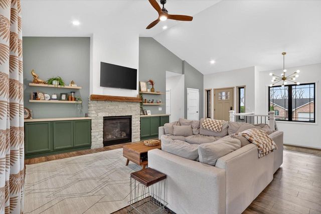 624 Greenway Point Drive, Janesville, WI 53548