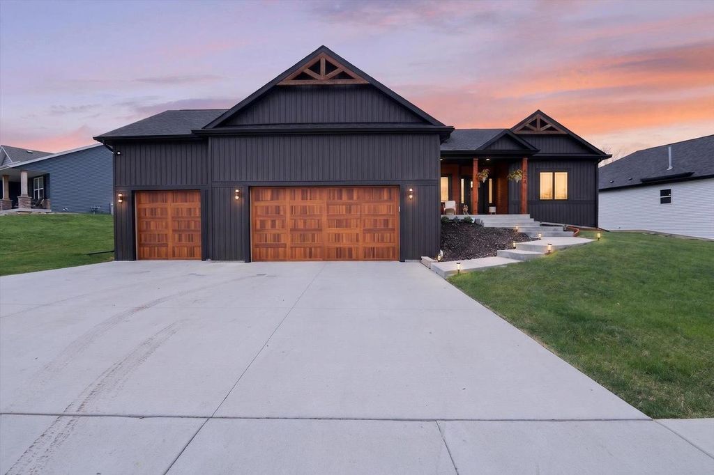 624 Greenway Point Drive, Janesville, WI 53548
