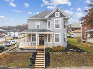27 S 5th St, Youngwood, PA 15697