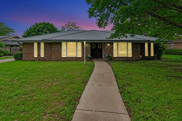 1806 Elm Crest Drive, Arlington, TX 76012