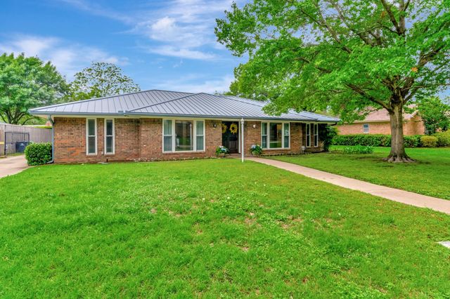 1806 Elm Crest Drive, Arlington, TX 76012