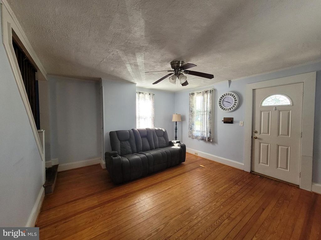 31 MECHANIC ST, BRIDGEPORT, NJ 08014 — photo 3