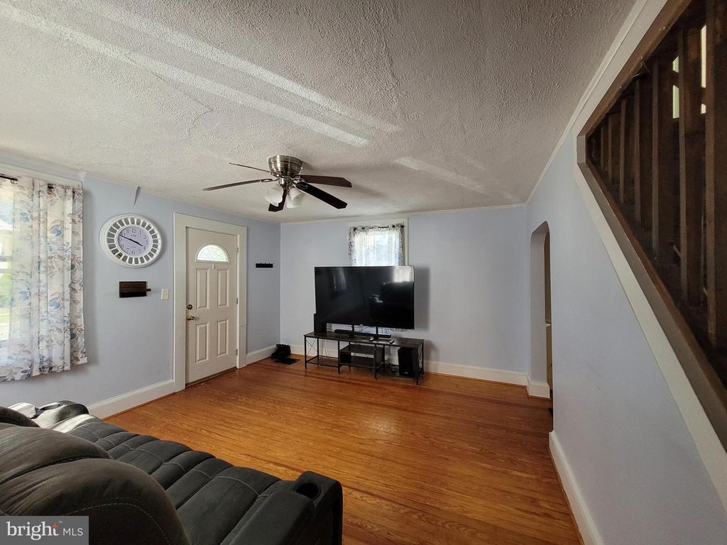 31 MECHANIC ST, BRIDGEPORT, NJ 08014 — photo 4