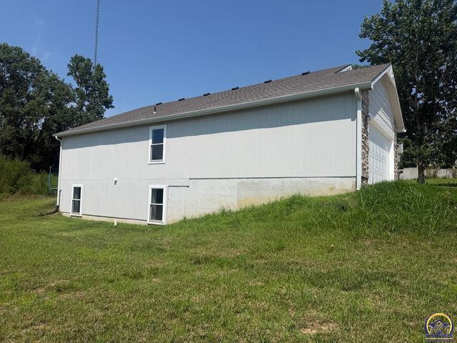 6118 SW 4th St, Topeka, KS 66615
