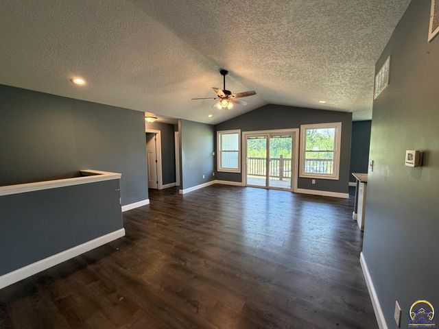 6118 SW 4th St, Topeka, KS 66615