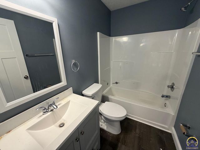 6118 SW 4th St, Topeka, KS 66615