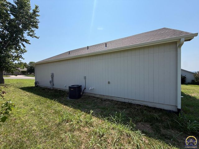 6118 SW 4th St, Topeka, KS 66615