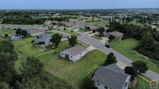 6118 SW 4th St, Topeka, KS 66615
