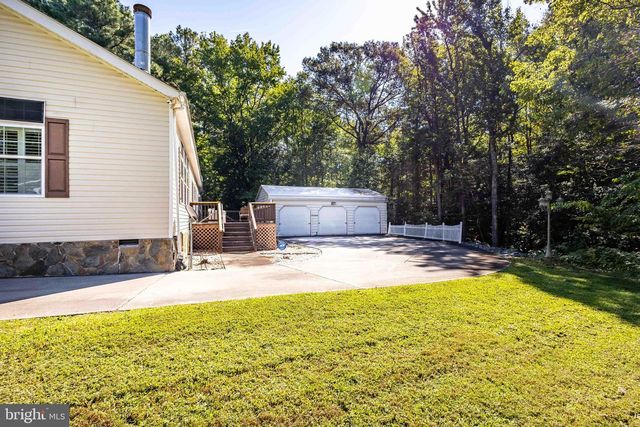 1092 S INDEPENDENCE DR, Montross, VA 22520
