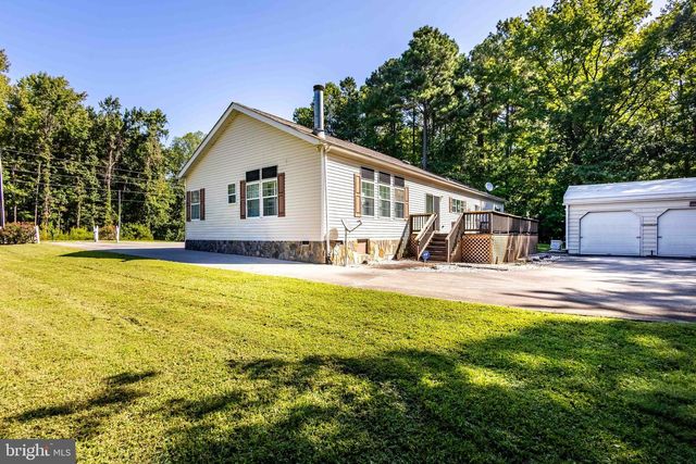 1092 S INDEPENDENCE DR, Montross, VA 22520