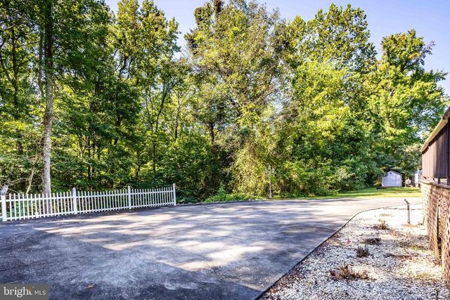 1092 S INDEPENDENCE DR, Montross, VA 22520