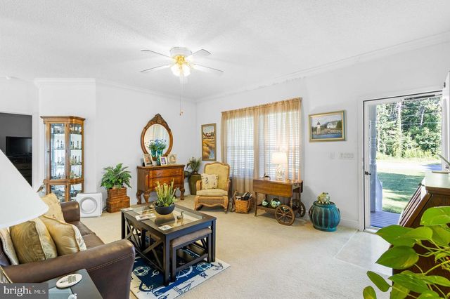 1092 S INDEPENDENCE DR, Montross, VA 22520