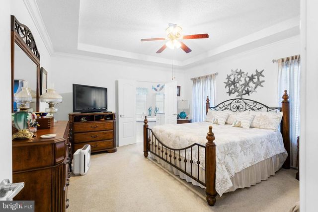 1092 S INDEPENDENCE DR, Montross, VA 22520