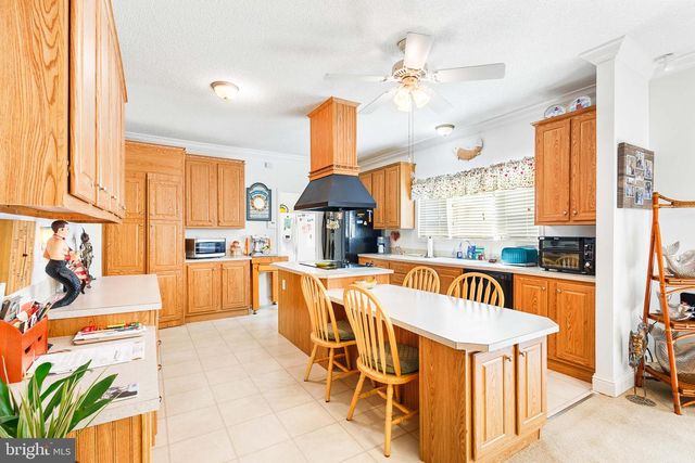 1092 S INDEPENDENCE DR, Montross, VA 22520