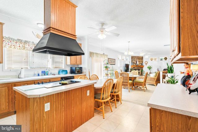 1092 S INDEPENDENCE DR, Montross, VA 22520