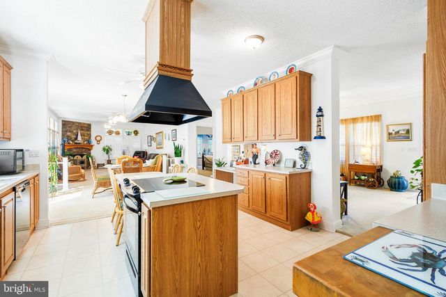 1092 S INDEPENDENCE DR, Montross, VA 22520