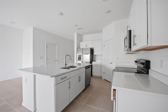 2407 PARAVANE WAY, Wesley Chapel, FL 33543