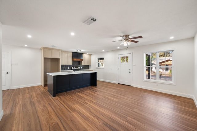 1125 W 6th Avenue, Corsicana, TX 75110