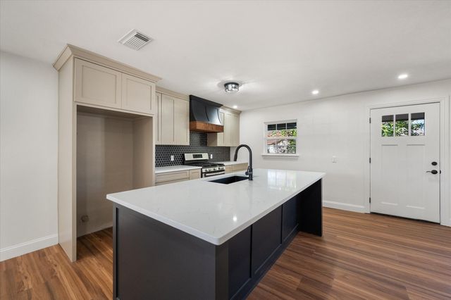 1125 W 6th Avenue, Corsicana, TX 75110