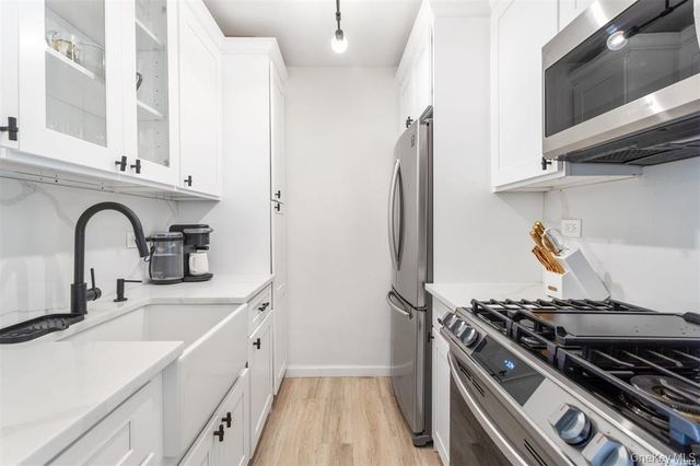 102-30 66 Road 25E, Forest Hills, NY 11375