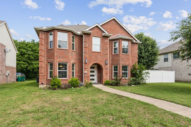 746 Cedarwood Drive, Cedar Hill, TX 75104