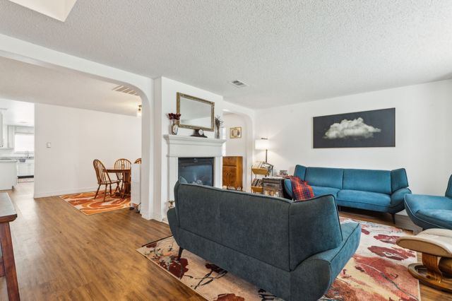 746 Cedarwood Drive, Cedar Hill, TX 75104