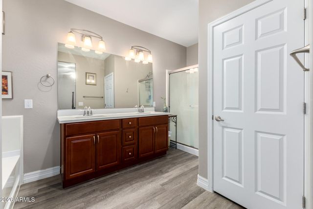 2821 S SKYLINE Drive 129, Mesa, AZ 85212