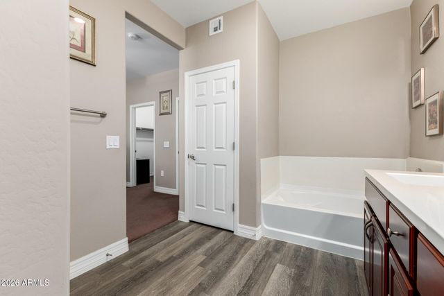 2821 S SKYLINE Drive 129, Mesa, AZ 85212