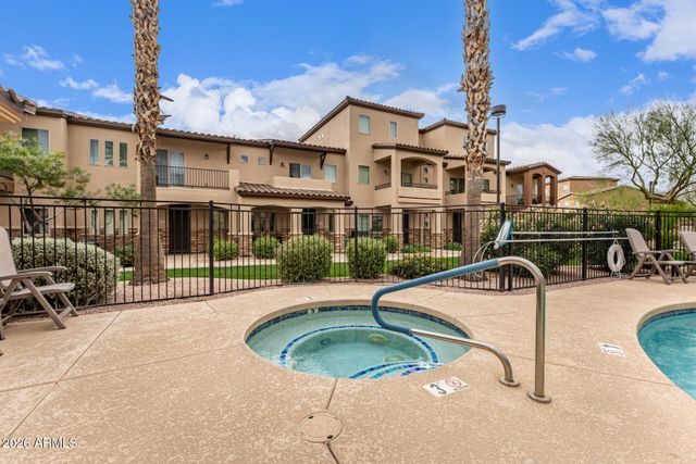 2821 S SKYLINE Drive 129, Mesa, AZ 85212