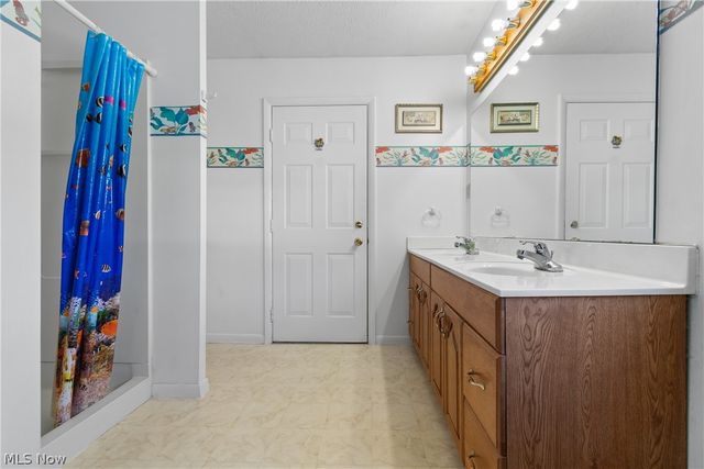 5030 Manchester Road, Akron, OH 44319