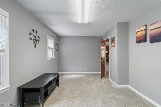 5030 Manchester Road, Akron, OH 44319