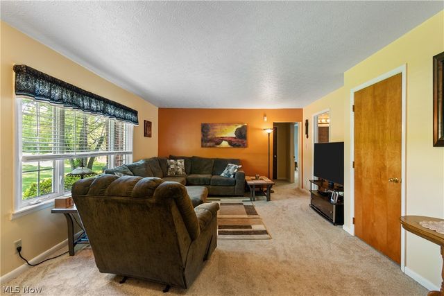 5030 Manchester Road, Akron, OH 44319