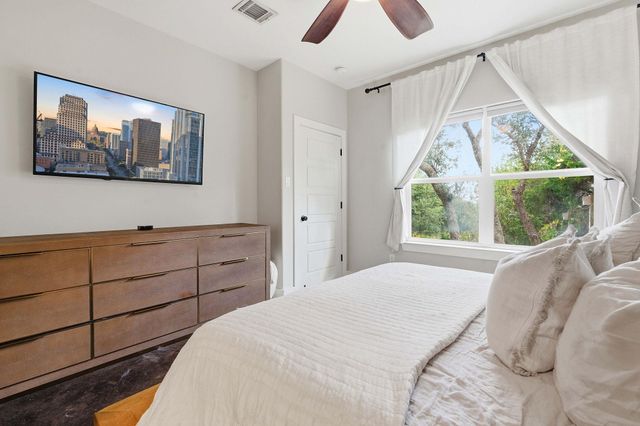 10012 Janet LOOP, Dripping Springs, TX 78620