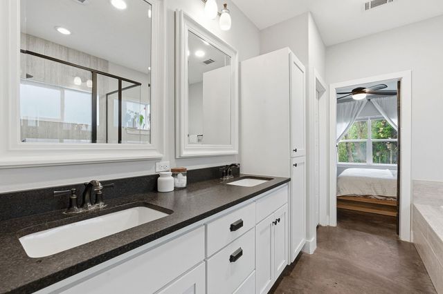 10012 Janet LOOP, Dripping Springs, TX 78620