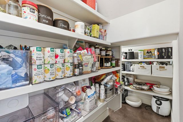 10012 Janet LOOP, Dripping Springs, TX 78620