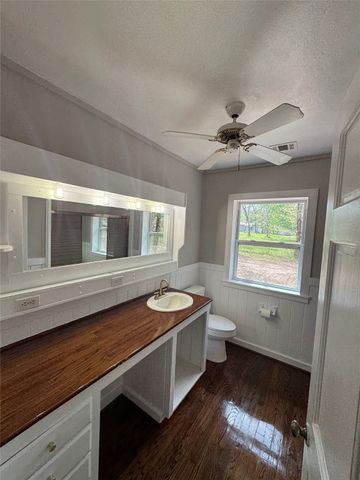 1983 Vz County Road 1215, Canton, TX 75103