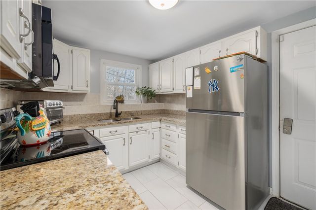 26 Smith Street, Lincoln, RI 02865