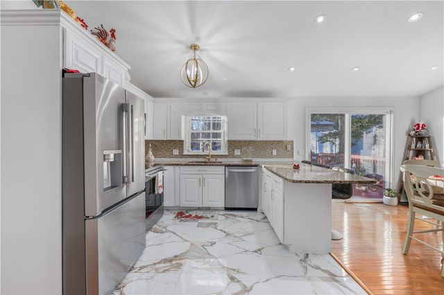 26 Smith Street, Lincoln, RI 02865