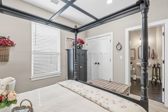 1434 S Monument St, Wichita, KS 67235