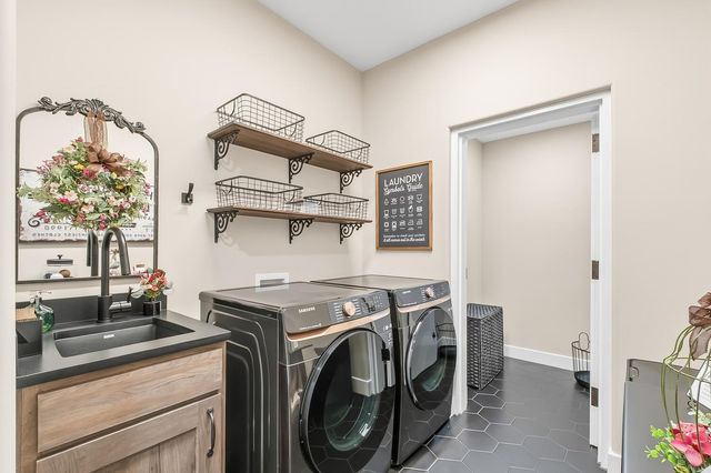 1434 S Monument St, Wichita, KS 67235