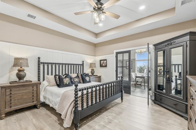 1434 S Monument St, Wichita, KS 67235