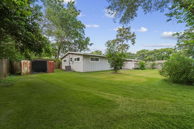 3002 Newcastle Drive, Baytown, TX 77521
