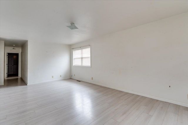 1608 E Catalina St, Wichita, KS 67216