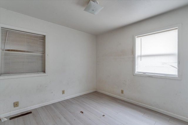 1608 E Catalina St, Wichita, KS 67216