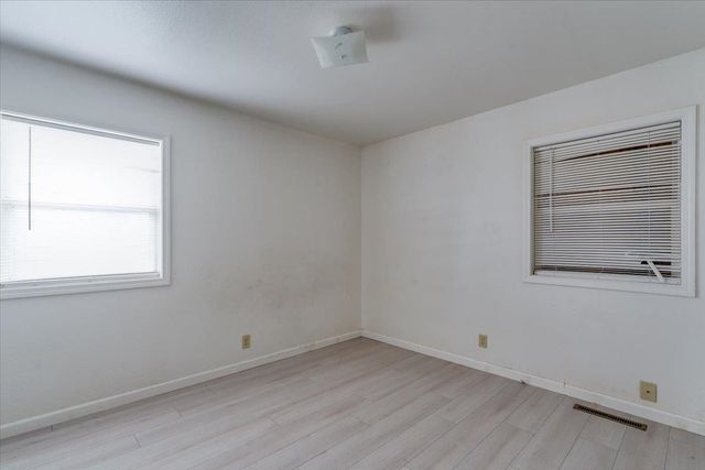 1608 E Catalina St, Wichita, KS 67216