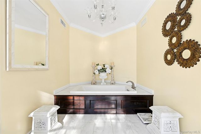 19 and 33 Bridgefield Road, Bridgehampton, NY 11932