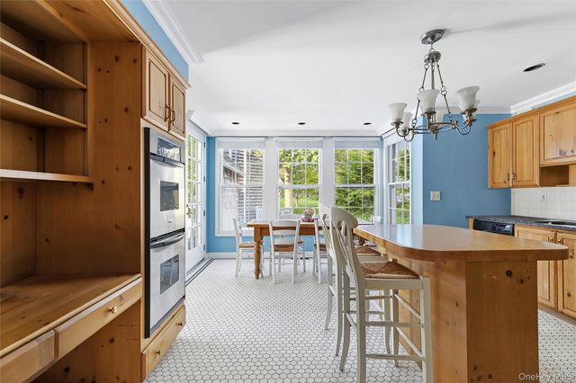 19 and 33 Bridgefield Road, Bridgehampton, NY 11932